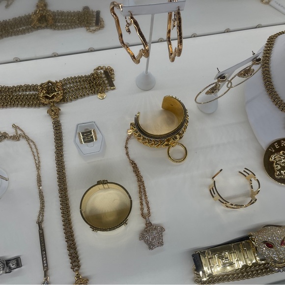 Versace Collection - Picture 5 of 15